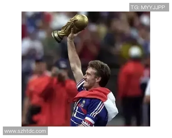 足球明星板子全解析：从技术到职业生涯的全面深度剖析